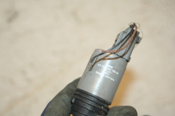(95) 2010 BMW 1 SERIES E82. SCREEN WASH WASHER PUMP - Image 3