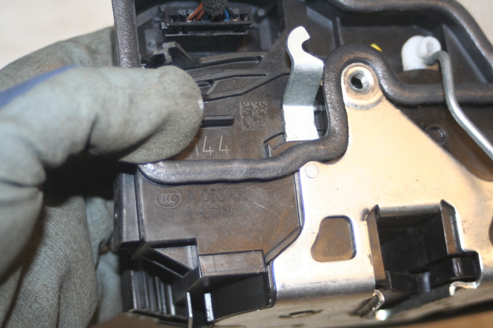 (95) 2010 BMW 1 SERIES E82. DRIVER SIDE FRONT DOOR LOCK MECHANISM MOTOR - Image 5