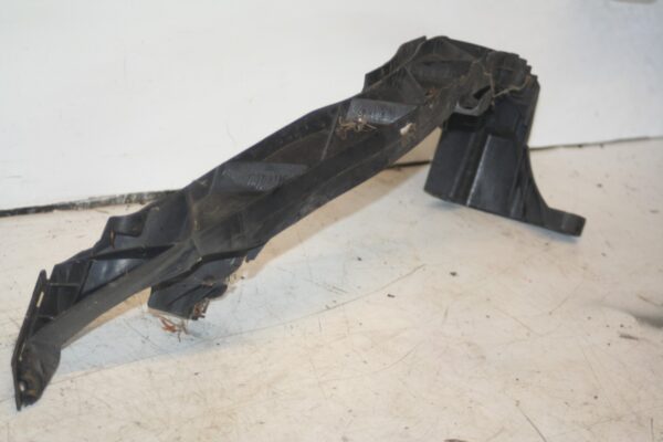 (95) 2010 BMW 1 SERIES E82. DRIVER SIDE HEADLIGHT TRIM FRAME BRACKET - Image 2
