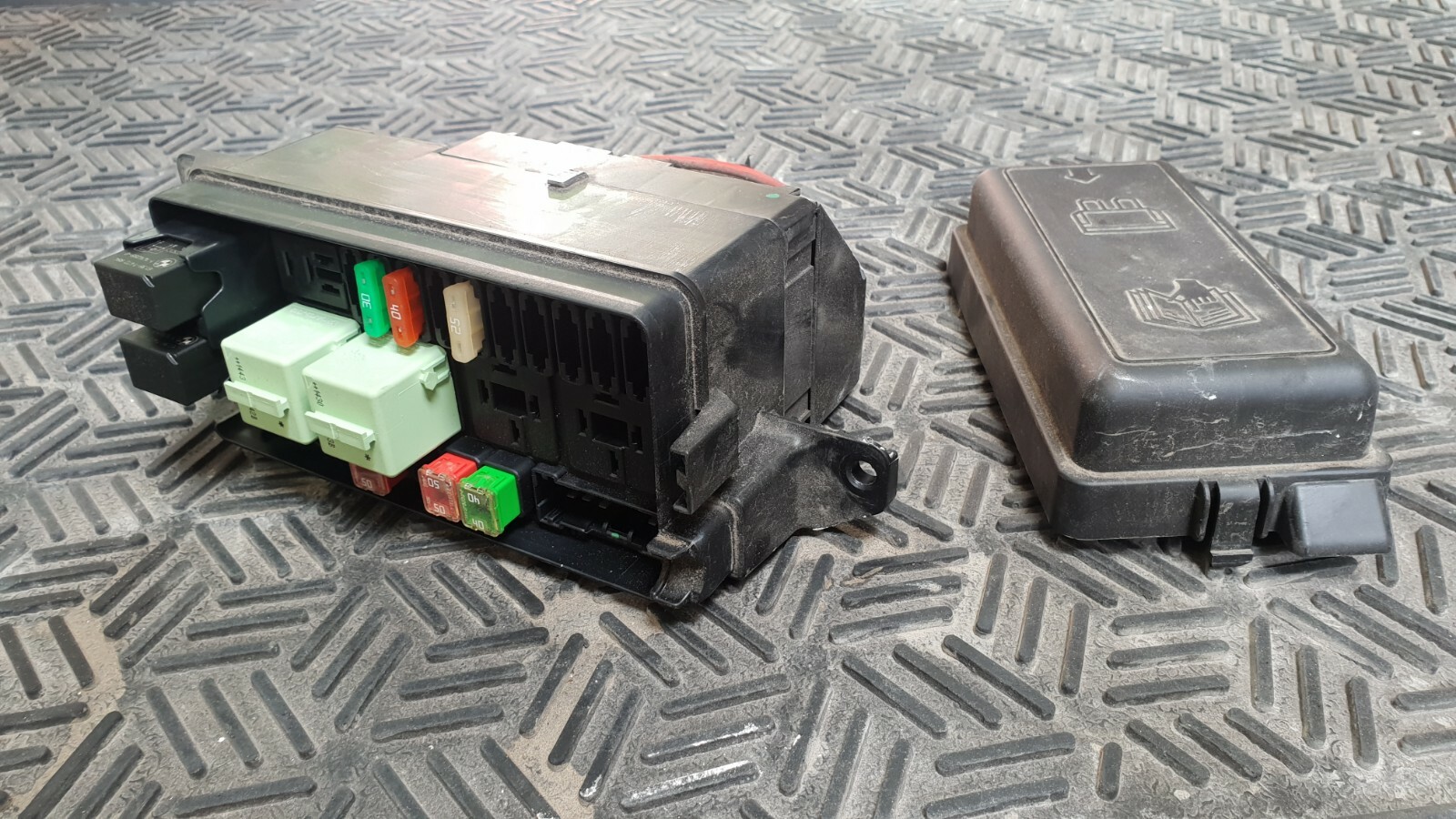Mini Countryman 2014 1.6 Diesel 113BHP Engine Bay Fuse Box 17236010
