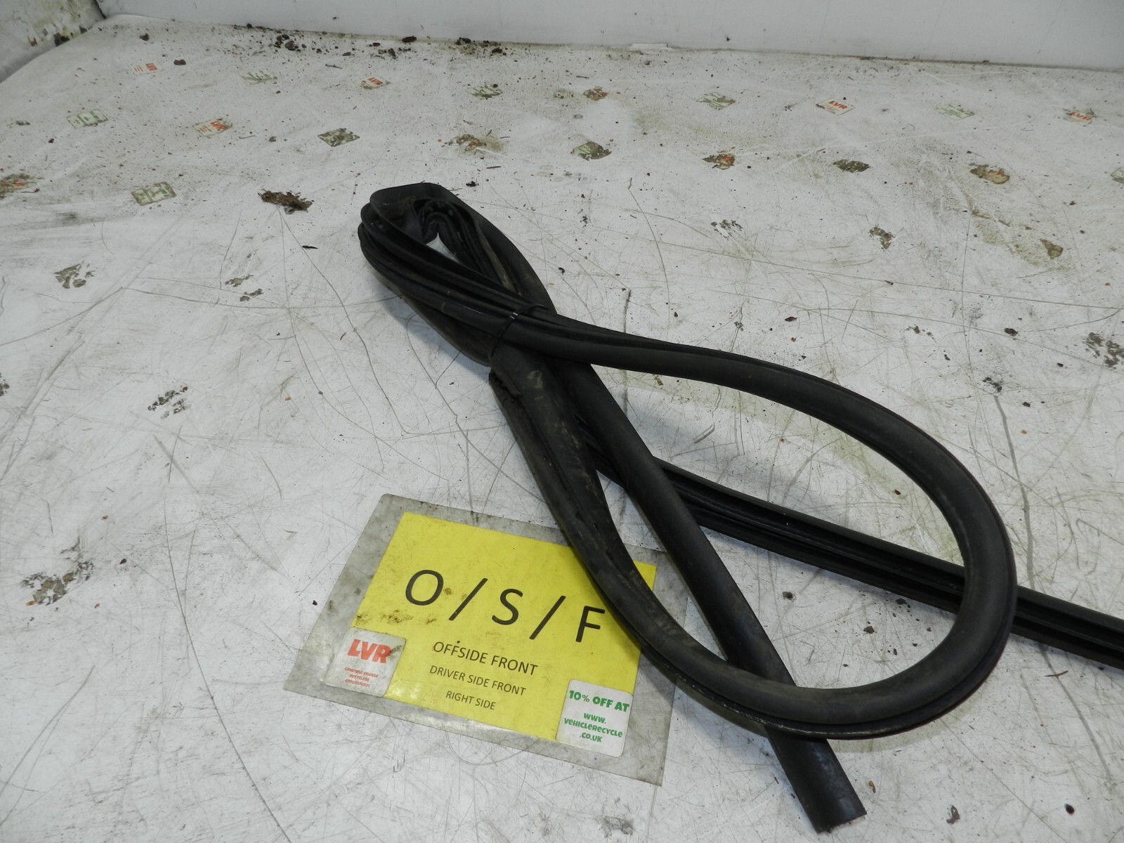 2008 FORD FOCUS CC CONVERTIBLE. OSF DOOR RUBBER SEAL