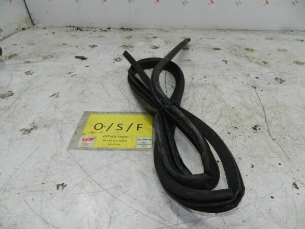 2008 FORD FOCUS CC CONVERTIBLE. OSF DOOR RUBBER SEAL - Image 2