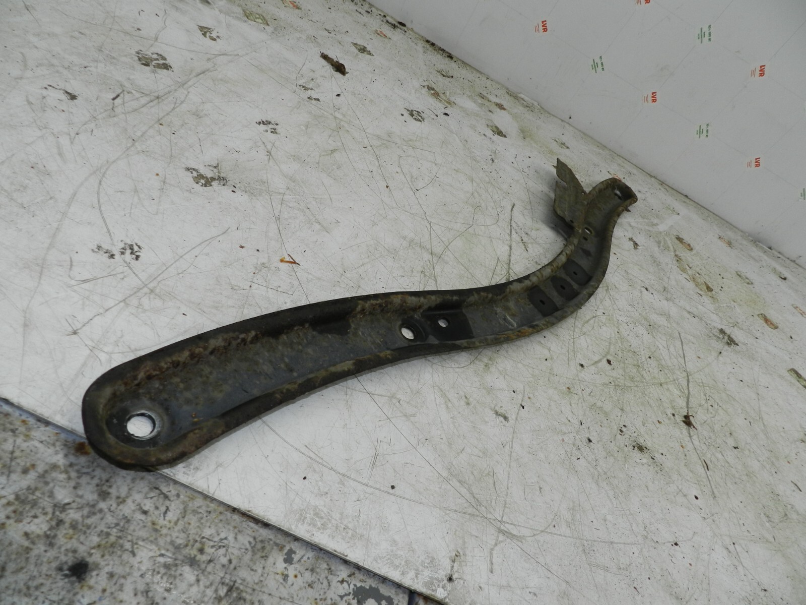 2008 FORD FOCUS CC CONVERTIBLE. LOWER SUB FRAME BAR