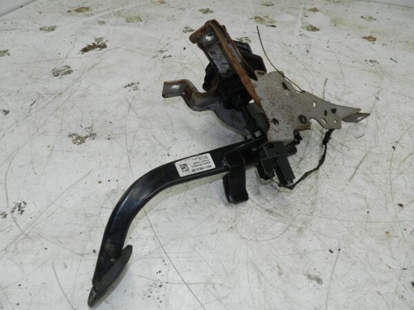 2008 FORD FOCUS CC CONVERTIBLE. CLUTCH PEDAL WITH MASTER CYLINDER 4M517B633DP - Image 2