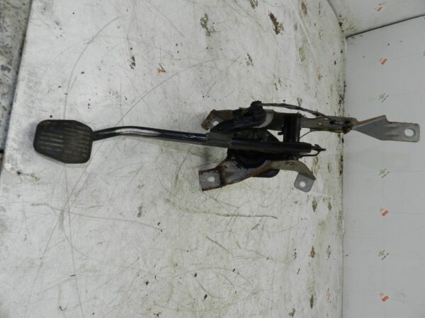 2008 FORD FOCUS CC CONVERTIBLE. CLUTCH PEDAL WITH MASTER CYLINDER 4M517B633DP - Image 3