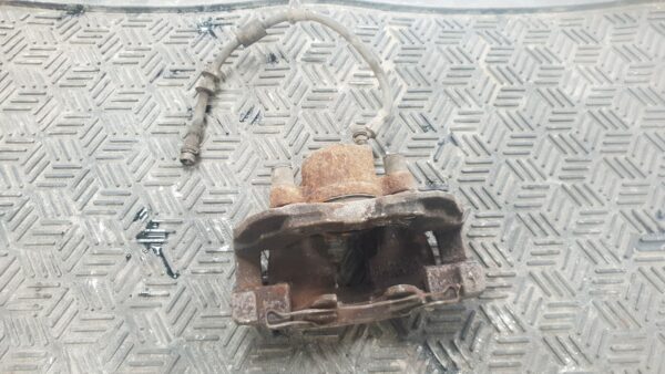 2013 Ford Focus 1.0 Petrol Ecoboost Drivers Front O/S/F Brake Caliper/Carrier - Image 2