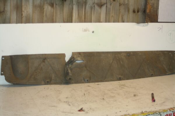 1990 FORD GRANADA MK3. UNDER CAR TRIM GUARD