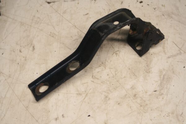 2001 LAND ROVER DISCOVERY 2 TD5. BONNET HINGE DRIVER SIDE