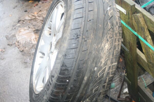 2001 LAND ROVER DISCOVERY 2 TD5. SET OF ALLOY WHEELS SPORT 3x BAD TYRES RANGE RO - Image 3