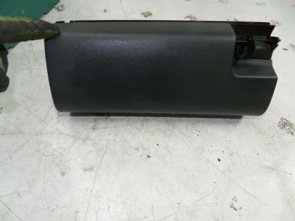 (131) 2002 MERCEDES BENZ E CLASS ESTATE W210. GLOVEBOX HOUSING A2106890891 - Image 2