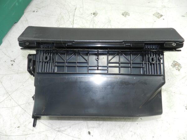 (131) 2002 MERCEDES BENZ E CLASS ESTATE W210. GLOVEBOX HOUSING A2106890891 - Image 4