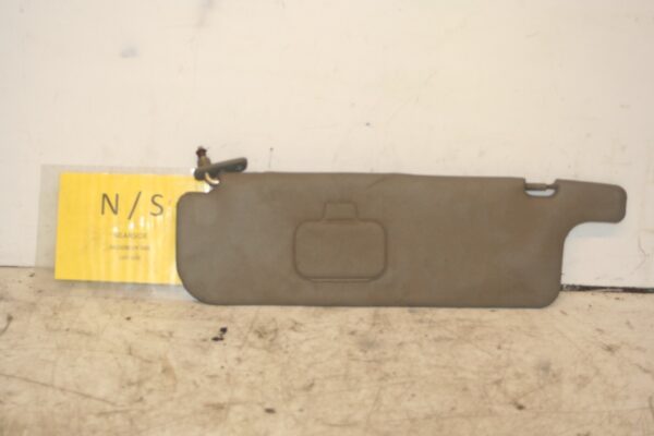 1994 MITSUBISHI PAJERO SHOGUN. PASSENGER SIDE SUN VISOR