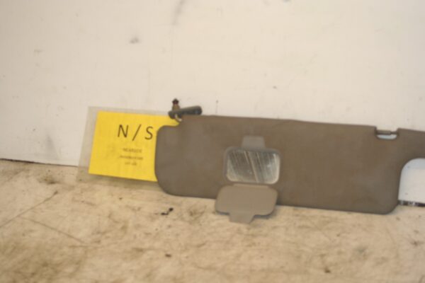 1994 MITSUBISHI PAJERO SHOGUN. PASSENGER SIDE SUN VISOR - Image 2
