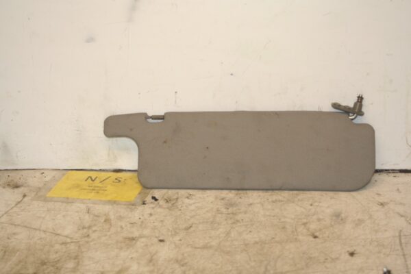 1994 MITSUBISHI PAJERO SHOGUN. PASSENGER SIDE SUN VISOR - Image 3