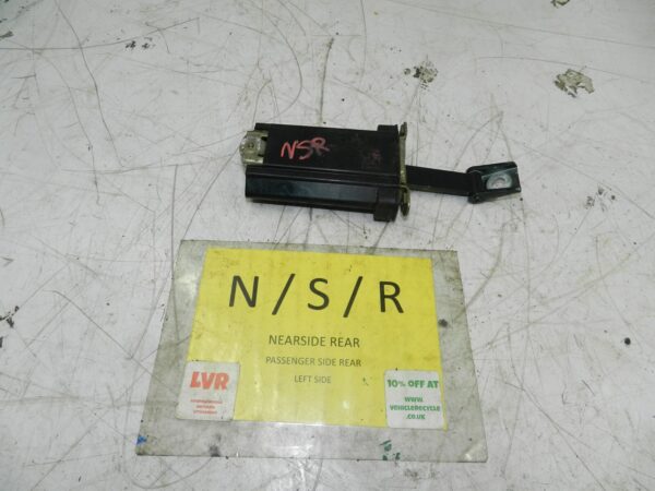 (131) 02 MERCEDES BENZ E CLASS ESTATE W210. PASSENGER REAR DOOR STAY CHECK STRAP