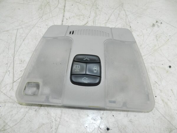 (131) 2002 MERCEDES BENZ E CLASS ESTATE W210. INTERIOR LIGHT