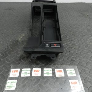 143. 2003 BMW E46 318Ci CONVERTIBLE. CENTRE CONSOLE TRIM HAZARD SWITCH LOCK
