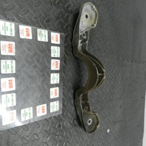 143. 2003 BMW E46 318Ci CONVERTIBLE. REAR SUB FRAME BRACKET