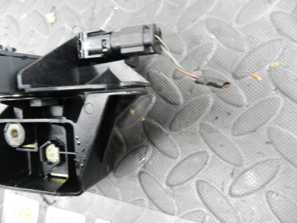 143. 2003 BMW E46 318Ci CONVERTIBLE. POSITIVE CONNECTOR COVER POINT - Image 4