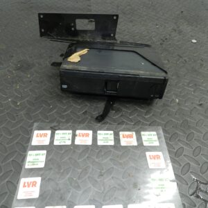 143. 2003 BMW E46 318Ci CONVERTIBLE. CD MULTI DISC CHANGER 378545