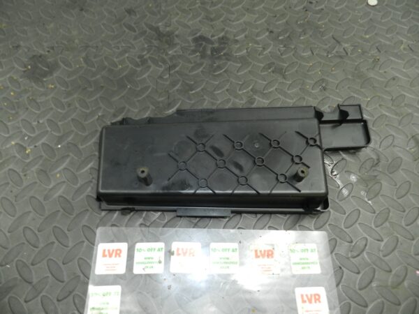 143. 2003 BMW E46 318Ci CONVERTIBLE. CENTRE CONSOLE STORAGE POCKET 8236275 - Image 3