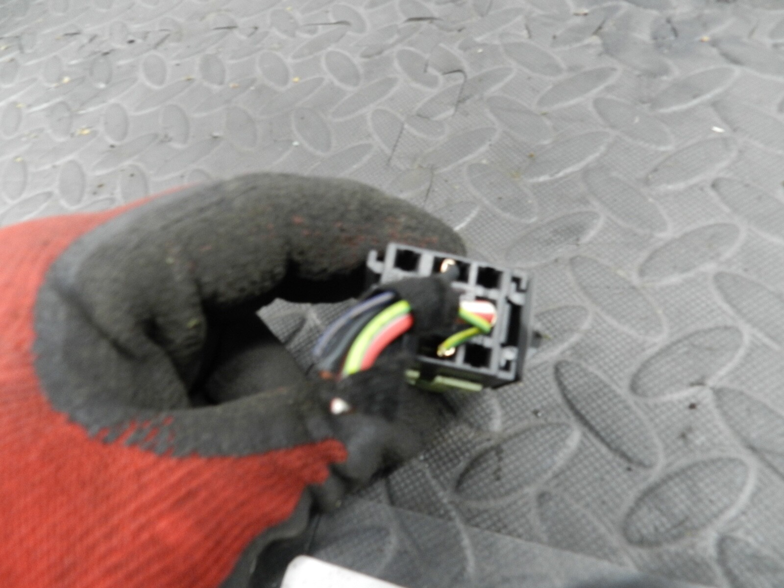 143. 2003 BMW E46 318Ci CONVERTIBLE. 8373700 GREEN RELAY - Image 4