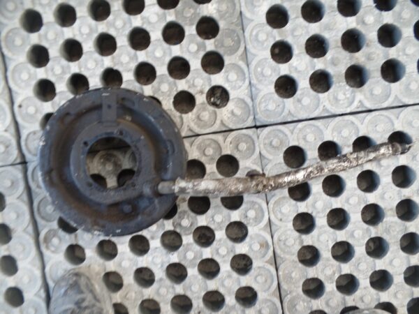 Land rover Discovery TD5 2.5 Handbrake Mechanism and Cable - Image 2