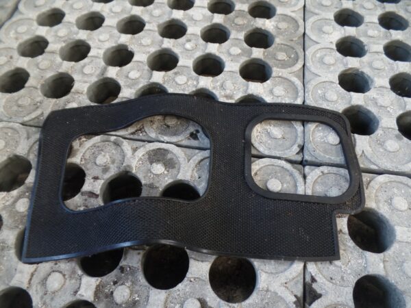 Land rover Discovery TD5 2.5 Gear Selector Surround Rubber Mat / Trim