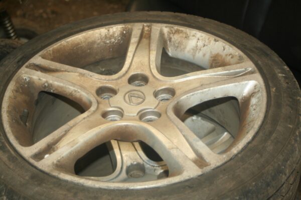 2004 LEXUS IS200 . SET OF 5 ALLOY WHEELS + TYRES 215/45/17 NEEDS 1 TYRE ATLEAST - Image 5