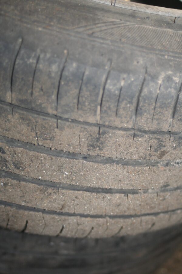 2004 LEXUS IS200 . SET OF 5 ALLOY WHEELS + TYRES 215/45/17 NEEDS 1 TYRE ATLEAST - Image 8