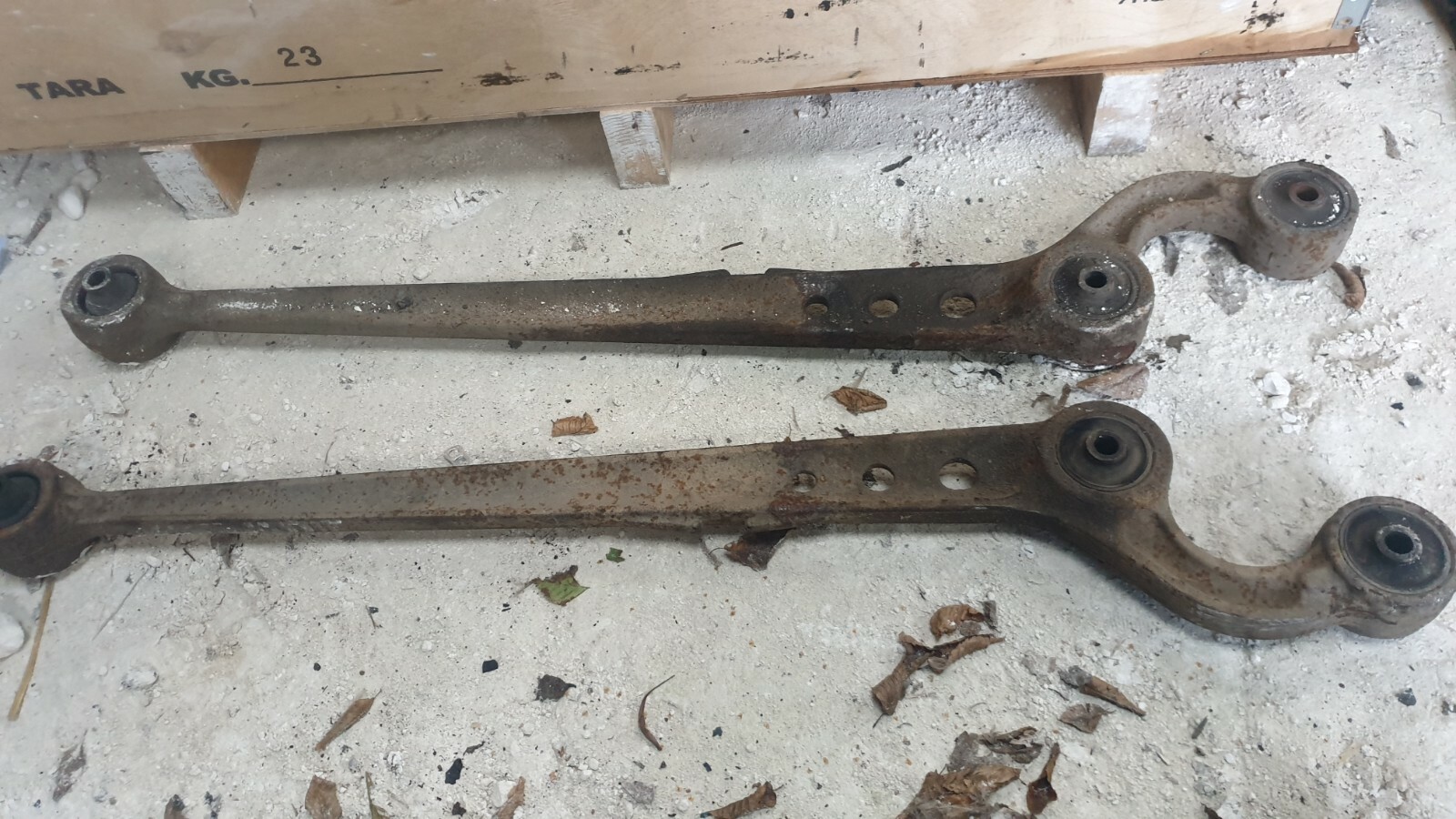 Land rover Discovery TD5 Front Trailing Arm Radius Radial Bar. 1 Supplied.