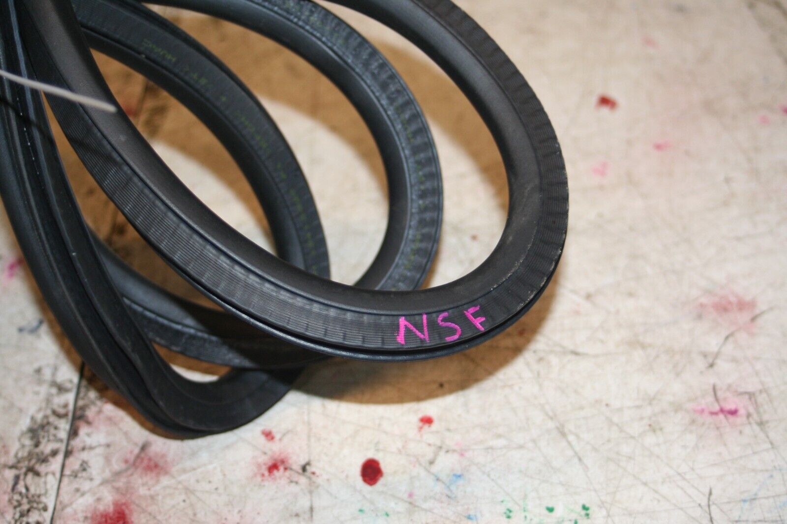 2013 VAUXHALL ADAM 1.4 PETROL MANUAL. NSF PASSENGER SIDE FRONT DOOR RUBBER SEAL - Image 4