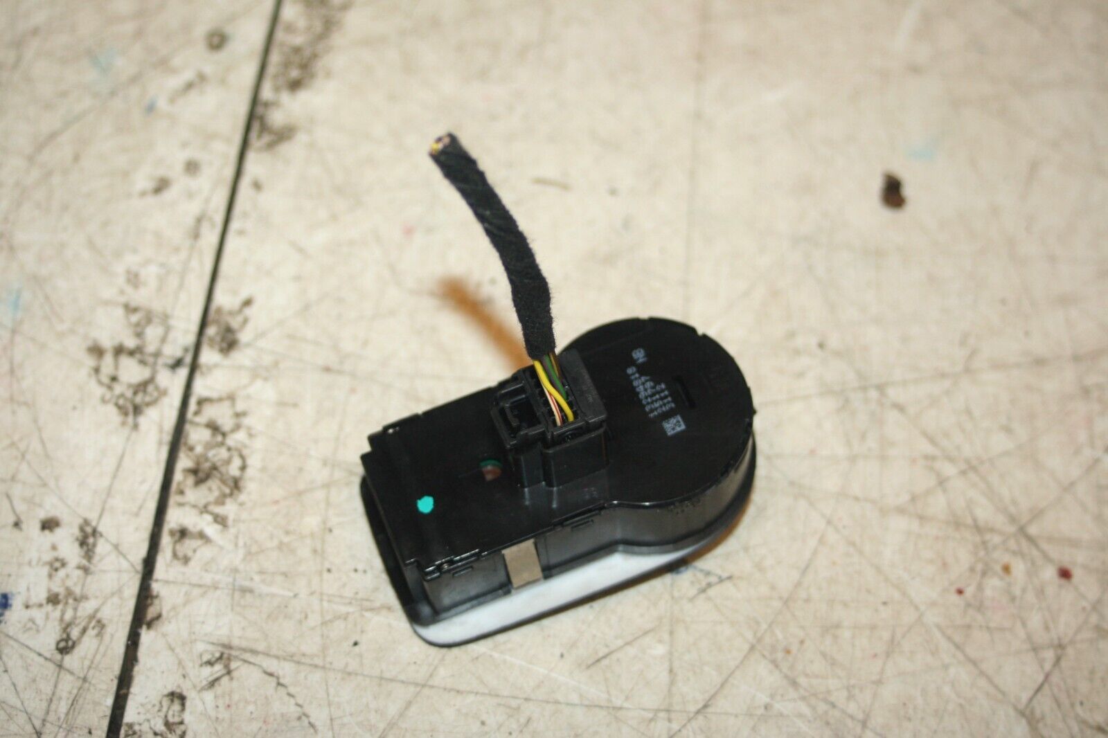 2013 VAUXHALL ADAM 1.4 PETROL MANUAL. HEADLIGHT SWITCH - Image 3