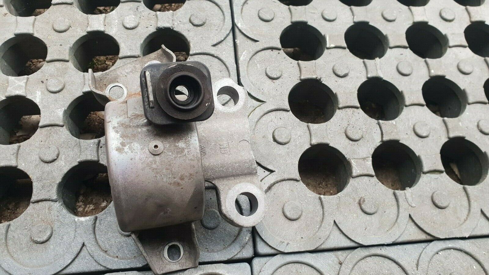 Vauxhall Adam / Corsa  2013 1.4 Petrol 87BHP O/S Engine Mount 13130739
