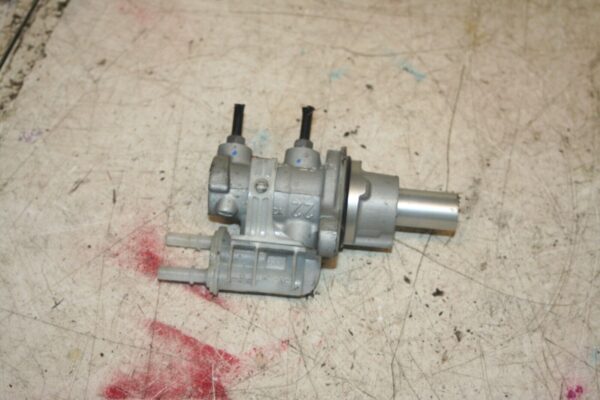 2013 VAUXHALL ADAM 1.4 PETROL MANUAL. BRAKE MASTER CYLINDER - Image 2