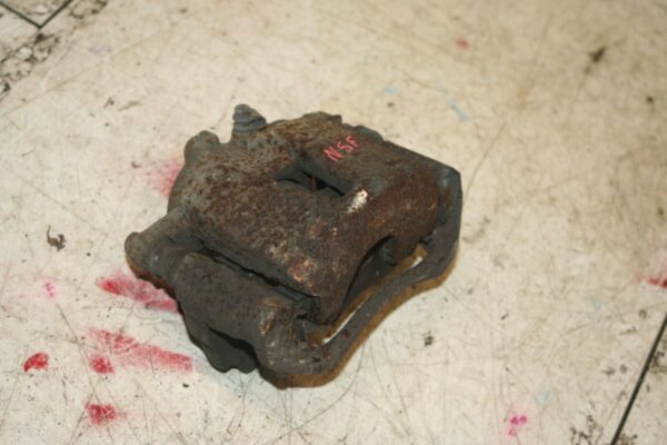 2013 VAUXHALL ADAM 1.4 PETROL MANUAL NSF PASSENGER FRONT BRAKE CALIPER + CARRIER