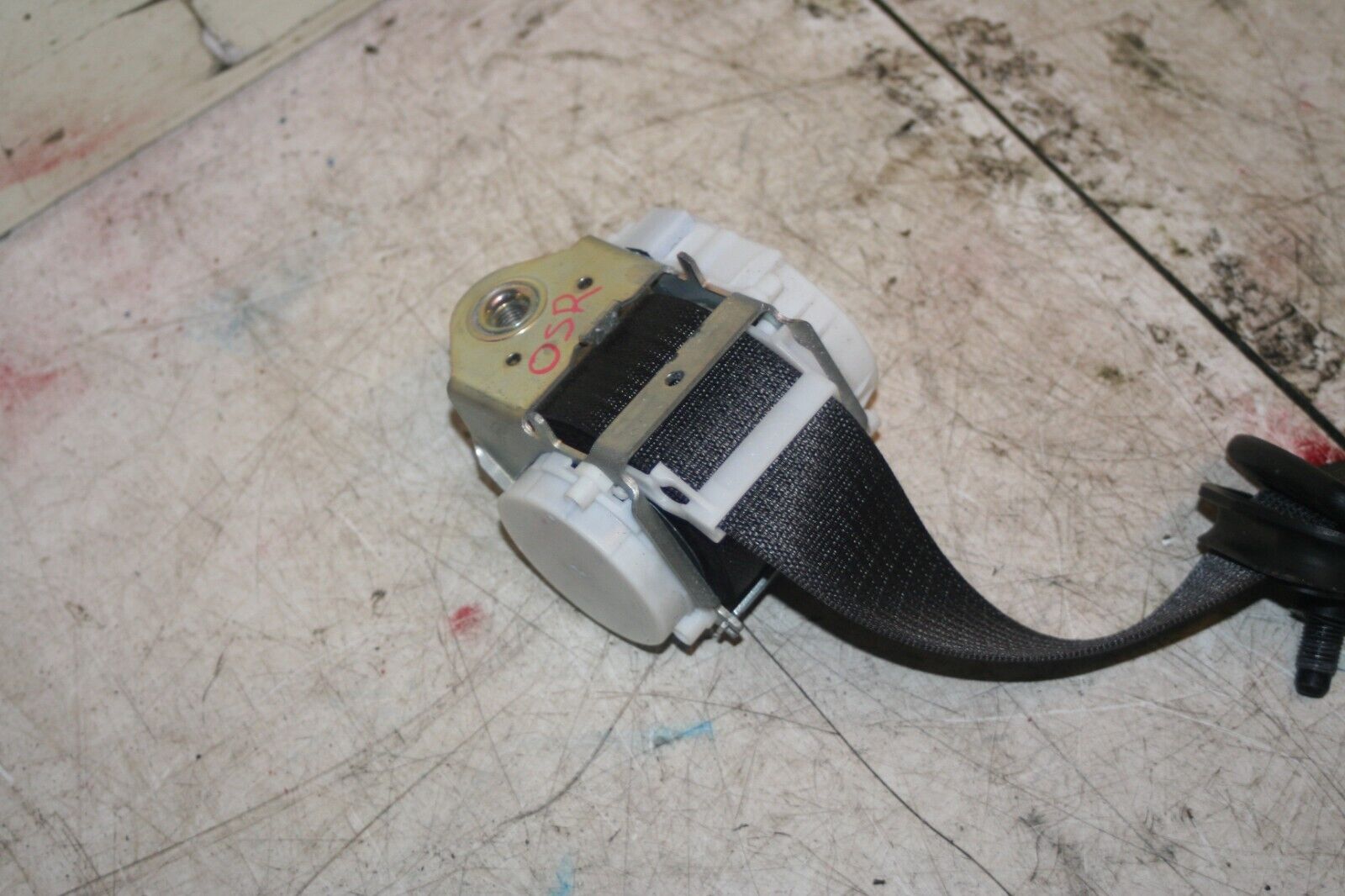 2013 VAUXHALL ADAM 1.4 PETROL MANUAL. OSR DRIVER REAR SEAT BELT - Image 2