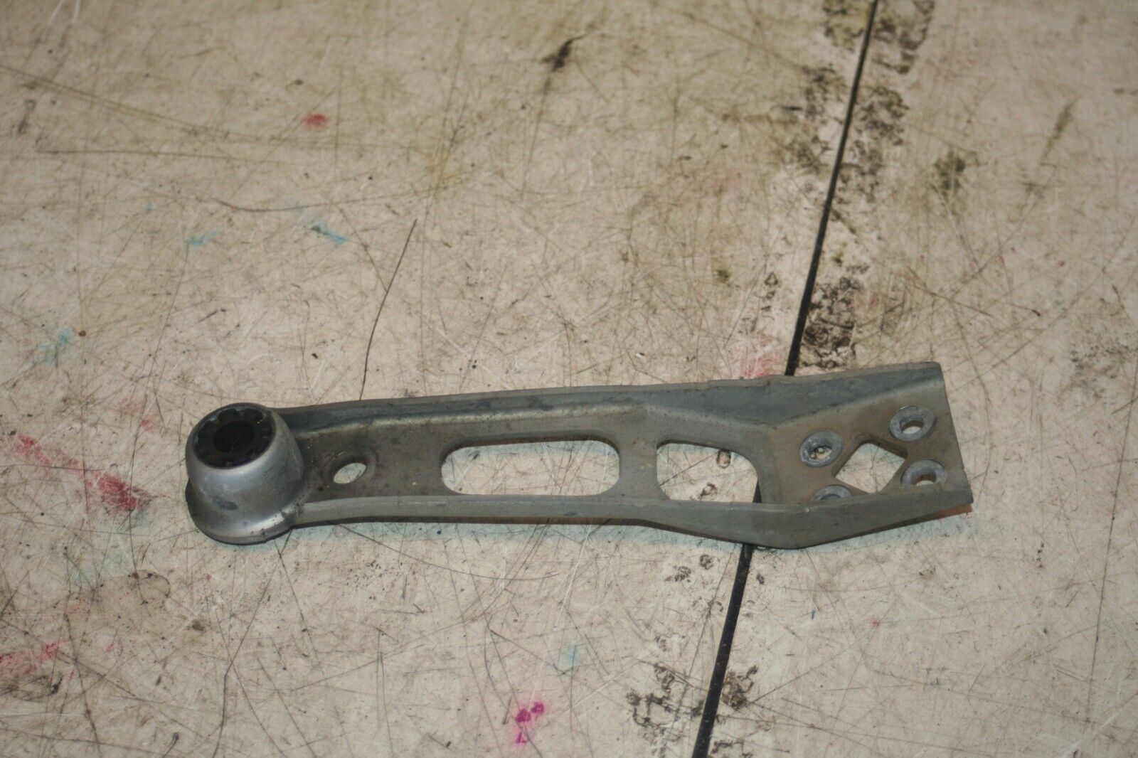 2013 VAUXHALL ADAM 1.4 PETROL MANUAL. METAL MOUNT BRACKET