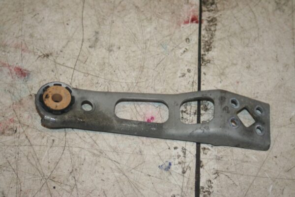 2013 VAUXHALL ADAM 1.4 PETROL MANUAL. METAL MOUNT BRACKET - Image 2