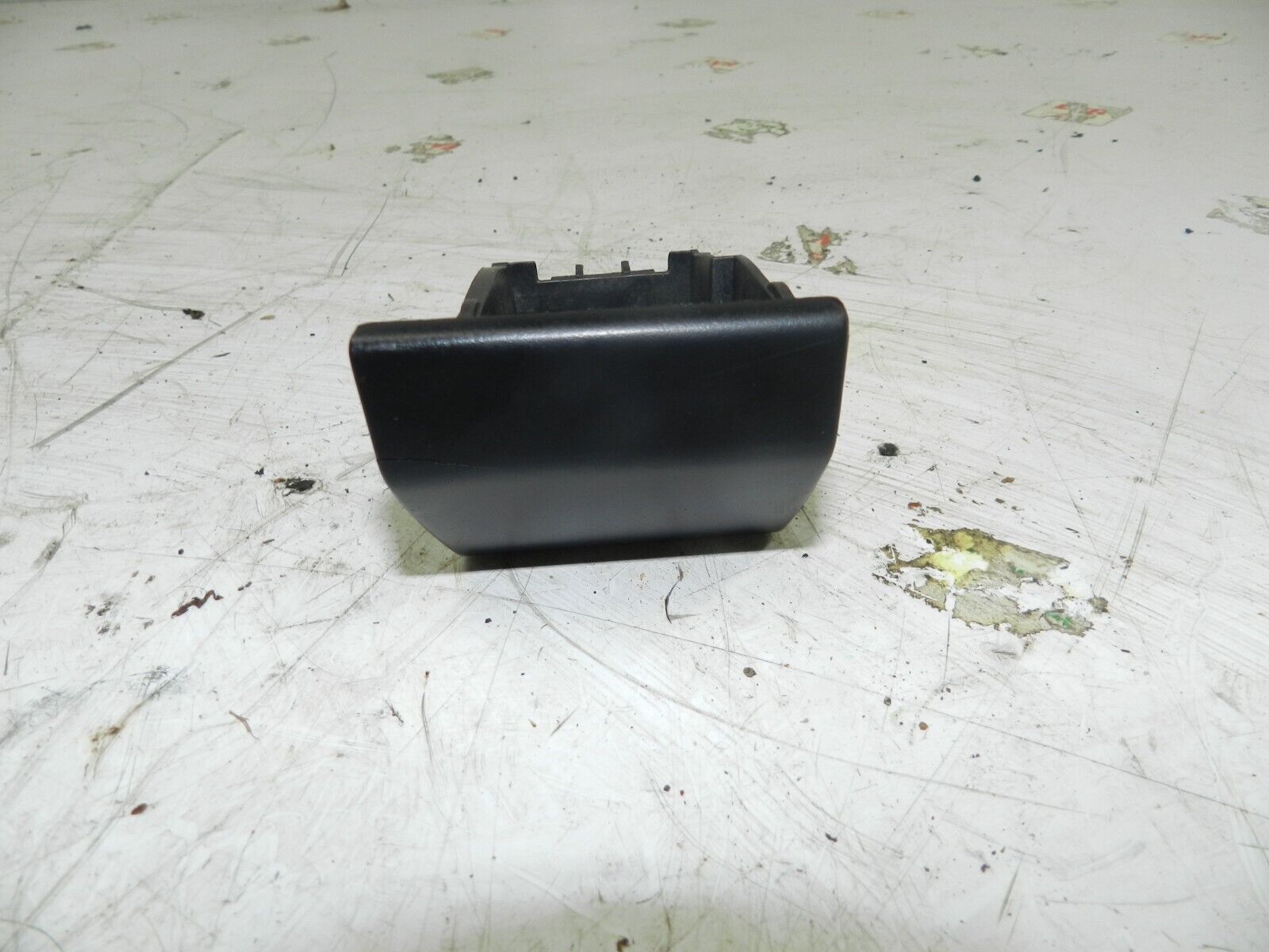 2006 LAND ROVER FREELANDER 1 FACELIFT TD4 L314. ASHTRAY