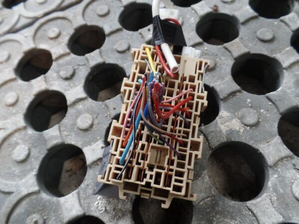 MK2 Nissan Note 2015 Fuse Board - Image 2