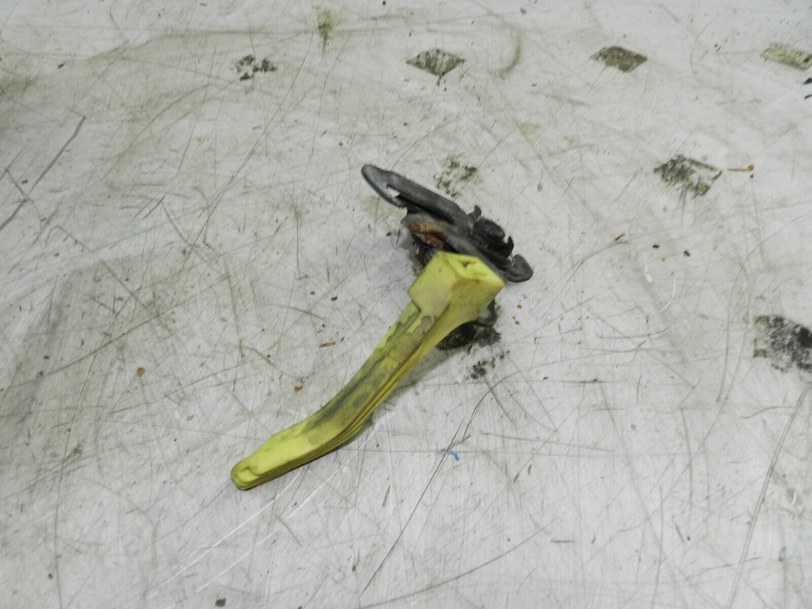 2015 CITROEN BERLINGO MK2. BONNET LATCH CATCH LOCK - Image 2