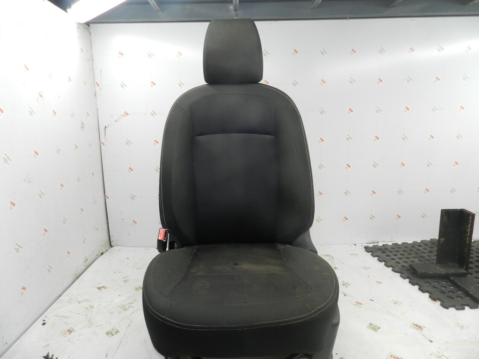 2011 NISSAN QASHQAI J10 MK1. PASSENGER SIDE FRONT SEAT