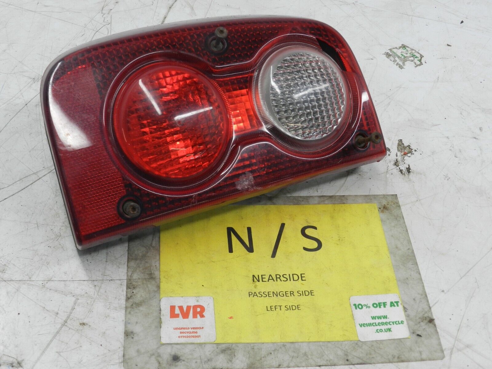 2006 LAND ROVER FREELANDER 1 TD4 L314. PASSENGER SIDE REAR LIGHT UNIT CRACKED - Image 2