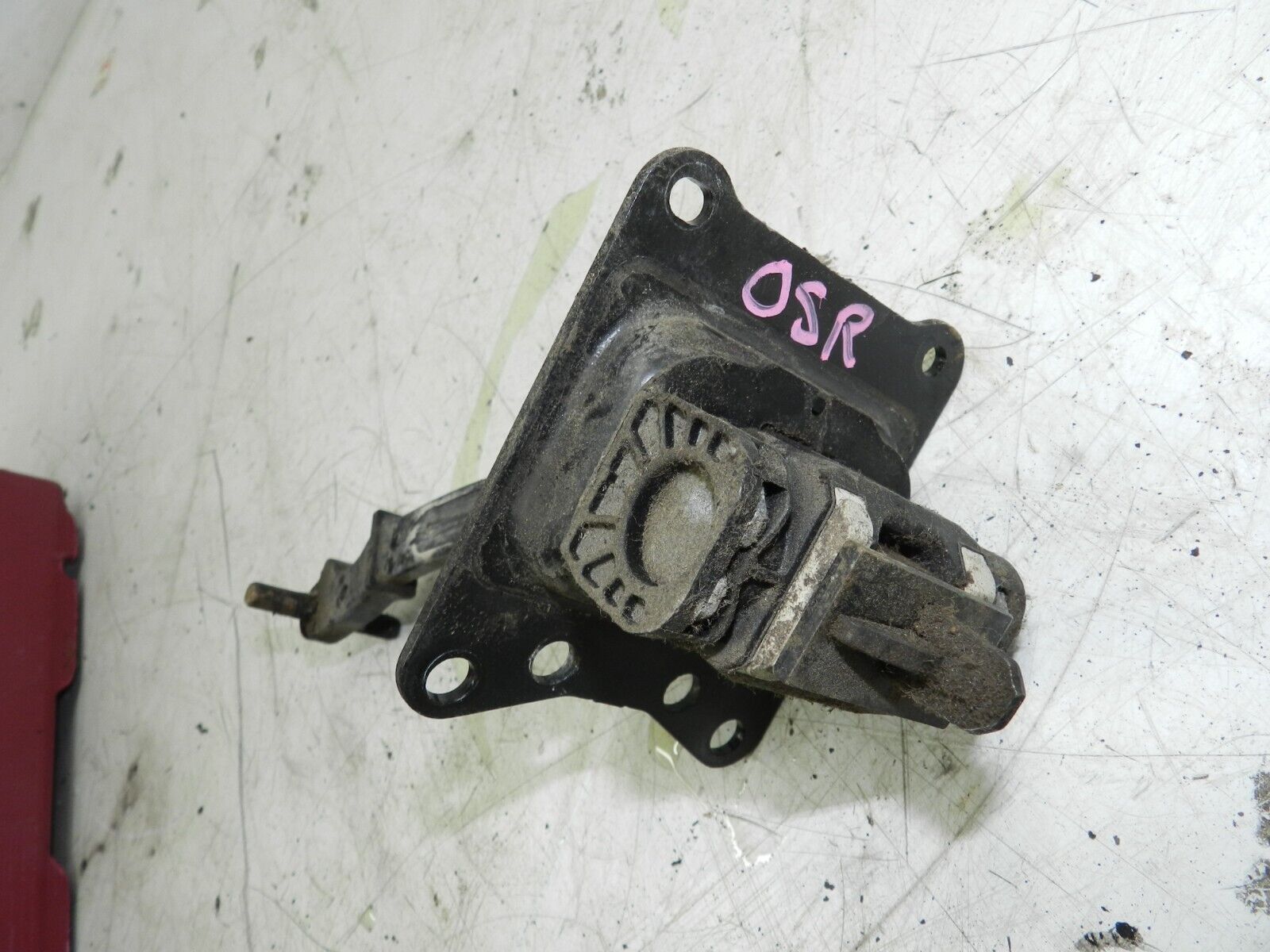 2015 CITROEN BERLINGO MK2. DRIVER SIDE REAR DOOR CHECK STRAP STAY