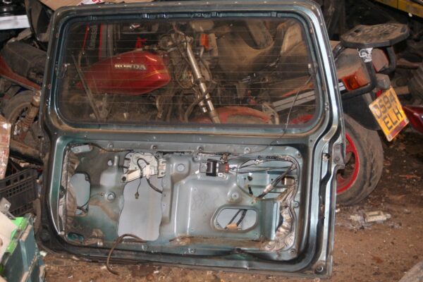 MITSUBISHI PAJERO SHOGUN. BOOT LID TAILGATE IN GREEN