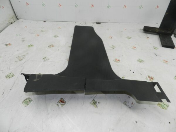 2011 NISSAN QASHQAI J10 MK1. PASSENGER SIDE B PILLAR LOWER TRIM - Image 2