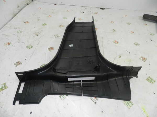 2011 NISSAN QASHQAI J10 MK1. PASSENGER SIDE B PILLAR LOWER TRIM - Image 3