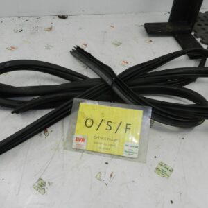 2011 NISSAN QASHQAI J10 MK1. DRIVER SIDE FRONT DOOR RUBBER SEAL