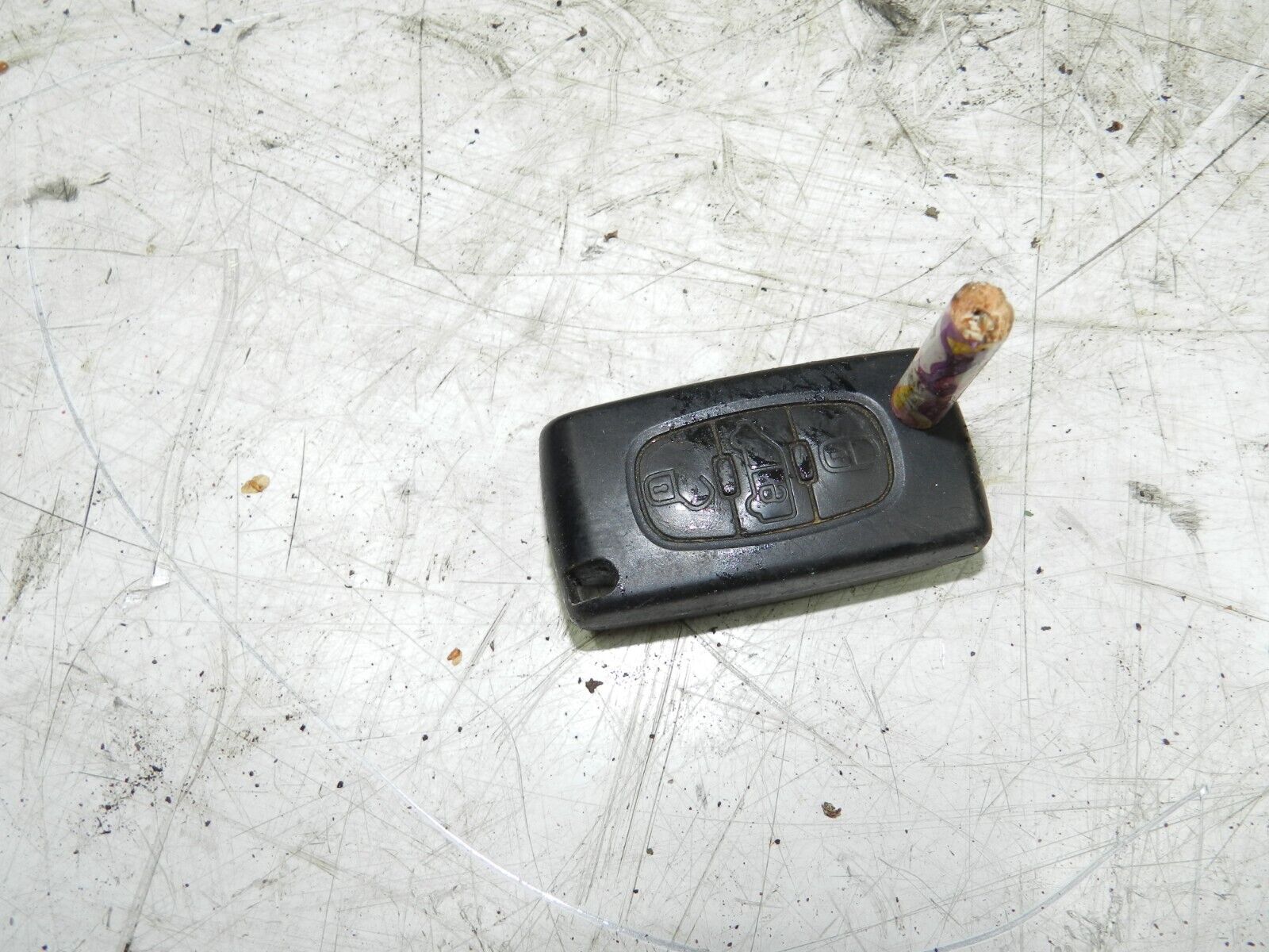 2015 CITROEN BERLINGO MK2. IGNITION KEY FOB COMES APART